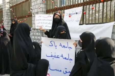 توضیحات پلیس درباره پایان تجمع مقابل مجلس شورای اسلامی/ ضرب و شتم یک خانم ساختگی بود