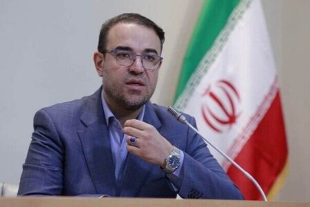 لزوم تخصیص ارز برای ترخیص ماشین آلات و مواد اولیه