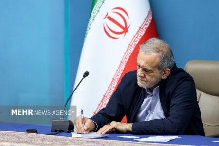 پزشکیان: حضرت رضا (ع) از بزرگ‌ترین نعمت‌های ایران است