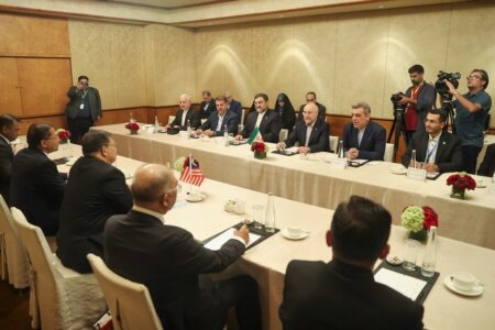 قالیباف با رئیس مجلس مالزی دیدار کرد