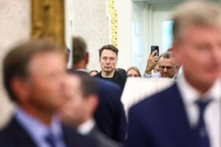 سوال آشفته ترامپ:آیا وعده‌های ماسک همه‌اش چرند بود؟