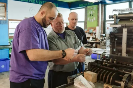 بسته بندی JBM برنامه آموزشی را به زندان اوهایو می آورد