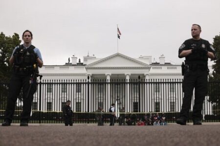 اخراج گسترده کارکنان شورای امنیت ملی کاخ سفید