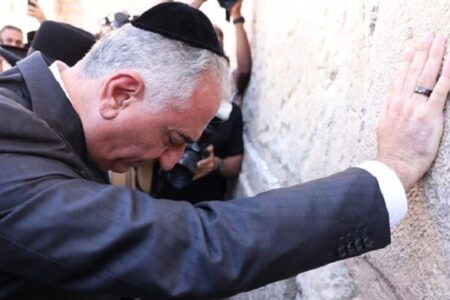 این خاک جای تفاله‌های تاریخ نیست