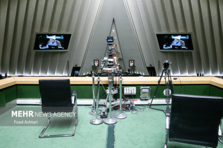 دستورکار هفته جاری صحن مجلس؛ بررسی لایحه حمایت از ایرانیان خارج ازکشور