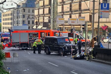 ۱۲ زخمی در حمله با سلاح سرد در هامبورگ آلمان