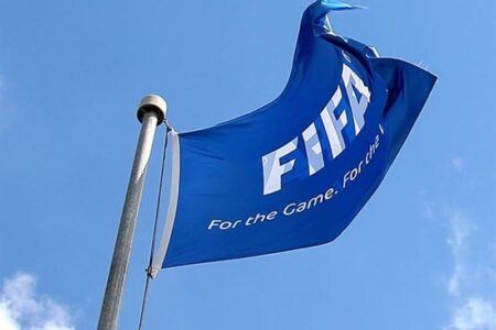 ورود گارد ساحلی به قایق حامل مقامات فیفا در فلوریدا