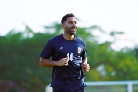 چراغ سبز لژیونر معروف به پرسپولیس؛ به اروپا نروم، قرمزپوش می‌شوم!