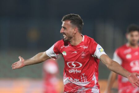 عکس| خداحافظی احساسی وینگر جنجالی با پرسپولیس