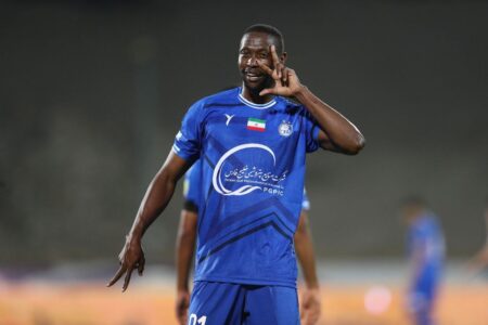 عکس| مهاجم خارجی استقلال پشت ایران درآمد