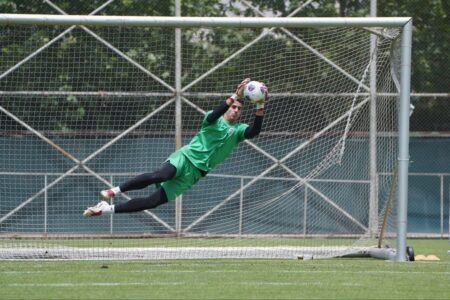 گلر جدید پرسپولیس گران‌تر از بهترین دروازه‌بان لالیگا