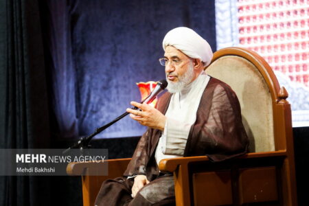 ایرانیان در احیای هویت اصیل اسلامی نقش بی‌بدیل دارند