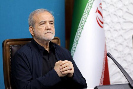 رییس‌جمهور پس از سفر یک روزه غیررسمی قم را به مقصد تهران ترک کرد