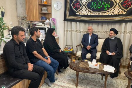 رئیس بنیاد شهید با خانواده شهیدان عسگری دیدار کرد