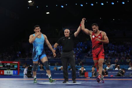 آذرپیرا: مسابقات جهانی سختترین میدان کشتی است؛ تیم شرایط خوبی دارد