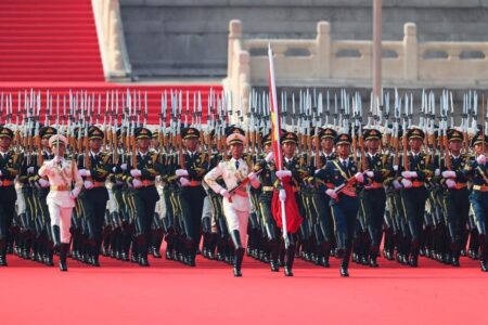 رونمایی از جدیدترین تجهیزات هسته‌ای، پهپادی و قاره‌پیمای چین+فیلم