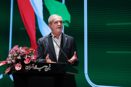 ما از نسل جدید عقب مانده‌ایم؛ نسلی تربیت کنیم که به فکر مهاجرت نباشد