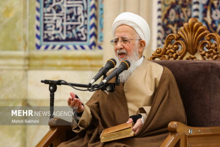 آیت‌الله جوادی آملی: تلاش برای حفظ نظام وخانواده جهاد فی‌سبیل‌الله است