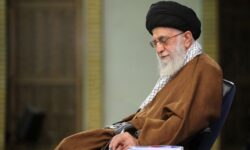 تقریظ‌هایی بر داستان سه زن، منتشر شد