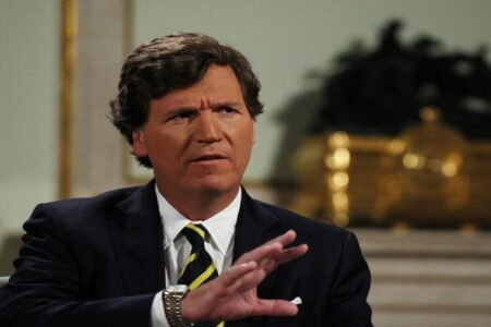 «تاکر کارلسون» از احتمال اعلام جنگ در سخنرانی ترامپ خبر داد