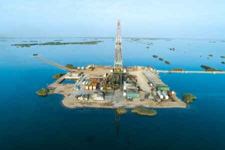 نفت چگونه اقتصاد ایران را رشد می‌دهد؟