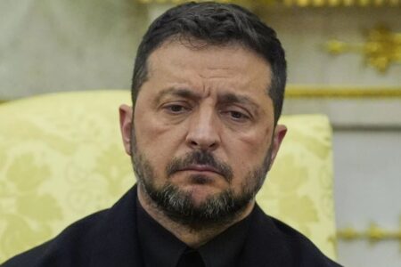 زلنسکی خواستار برگزاری همه‌پرسی برای واگذاری سرزمین به روسیه شد