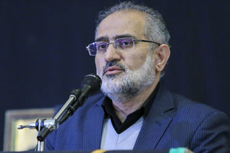 حسینی: اجرای فرامین رهبری شرط موفقیت در نبرد امروز است