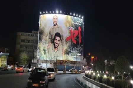 دومین دیوارنگاره شهرداری منطقه ۱۱ تهران در میدان راه‌آهن رونمایی شد