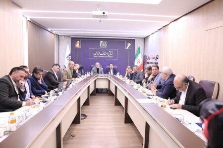 گلایه اصناف از بی‌ثباتی نرخ ارز؛ گردش مالی مختل شده است